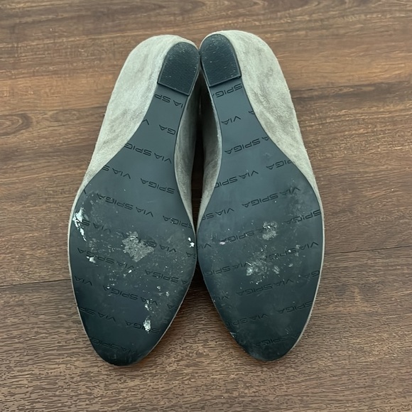 Vía Spiga Gray Suede Heels - Picture 5 of 7